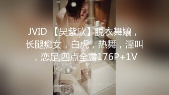 刚出社会的小美女 如此纯情的妹子也下海了，小哥耗尽力气气喘吁吁地