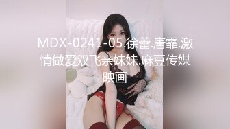 清纯小美女，跟随其后TP尿尿，把阴毛都打湿啦，尿液也多哦！