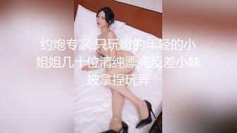  饥渴淫荡熟女富婆找肌肉男舔老骚逼