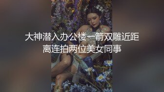 00后长发小美女独自在家自慰。把牙刷当肉棒舔