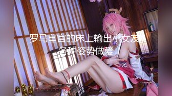 【新片速遞】 穿着浅蓝色轻飘飘百褶裙美女❤️逛街裙子被风吹起内裤全露出发现用手去捂已经晚了