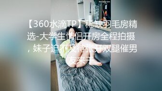 正装爸爸与腹肌儿子