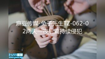 最新网红『艾儿』黑色蕾丝裙 模特身材 假JJ后入翘臀 插屁眼特写 张得很大很大 超级骚