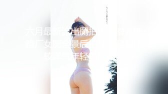 双马尾超嫩美少女乳夹假屌双洞齐开，项圈手铐马桶上自慰，炮友调教一顿操