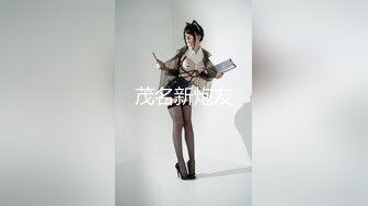 后入骚妻，手势认证，骚妻美臀够爽