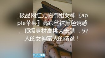   大白天俯视角度无套操逼，大汗淋淋，镜头前深喉吃大黑屌，熟女活就是好