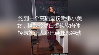 上门操大奶少妇，透视装翘起屁股口交，脱掉内裤掰穴特写，抬起腿一下下抽插撞击